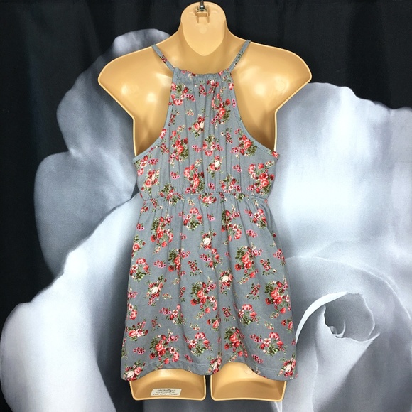 Fitted Floral Crochet Accent Top - Picture 4 of 4